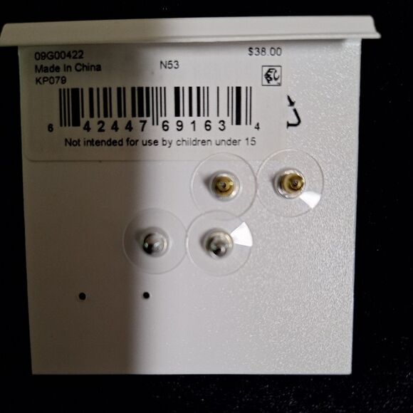 Karl Lagerfeld 2-Pc. Set Pavé Heart Stud - Picture 4 of 4